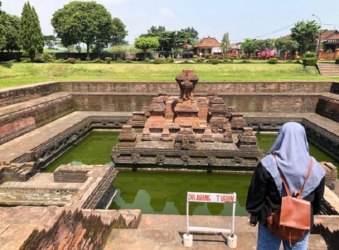 BERSEJARAH: Candi Tikus merupakan salah satu cagar budaya yang ada di Desa Temon, Kecamatan Trowulan, Kabupaten Mojokerto. (foto: Bryan Noer for Radar Majapahit)