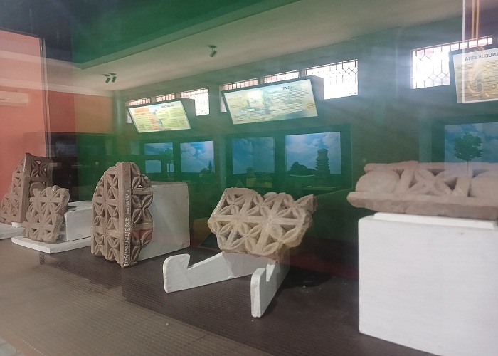 UNSUR BANGUNAN: Artefak ventilasi dari zaman Kerajaan Majapahit koleksi Museum PIM, di Desa/Kecamatan Trowulan, Kabupaten Mojokerto. (foto: Yulianto Adi Nugroho/JPRM)
