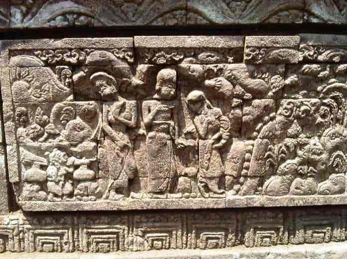 Foto Relief Candi Bajang Ratu(Istimewa).