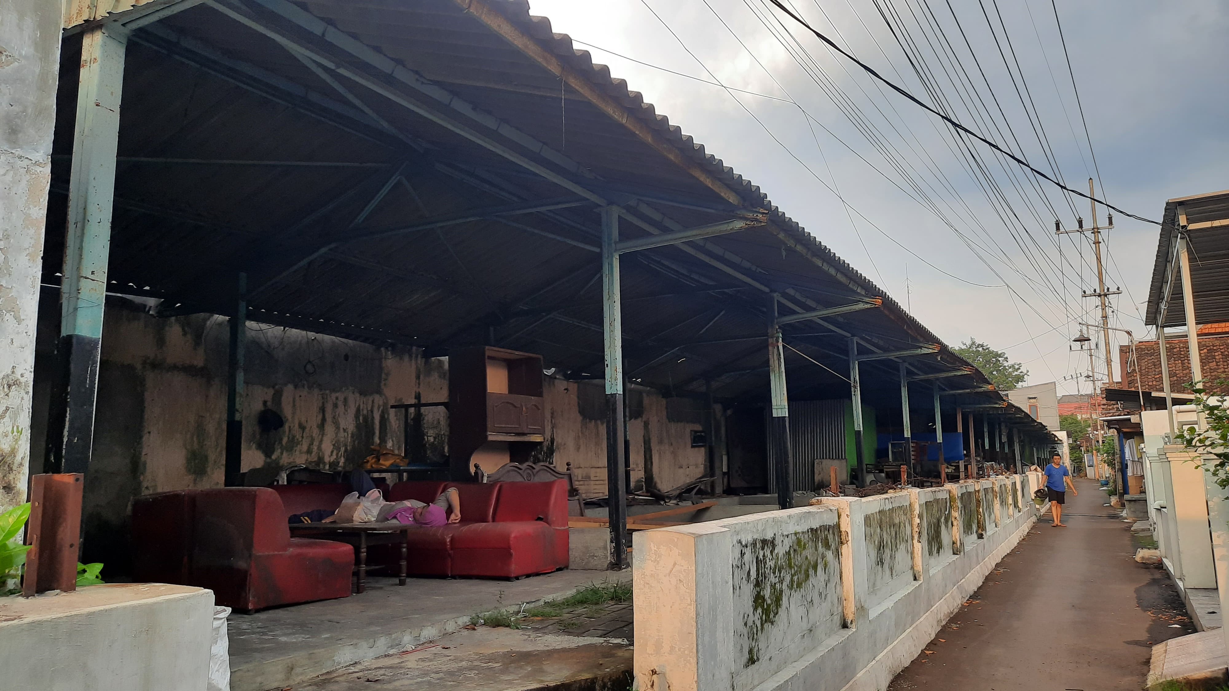 TRADISIONAL: Pasar Kranggan, Kota Mojokerto yang dibangun sejak tahun 1937 kini eksistensinya kian meredup. (foto: JPRM)