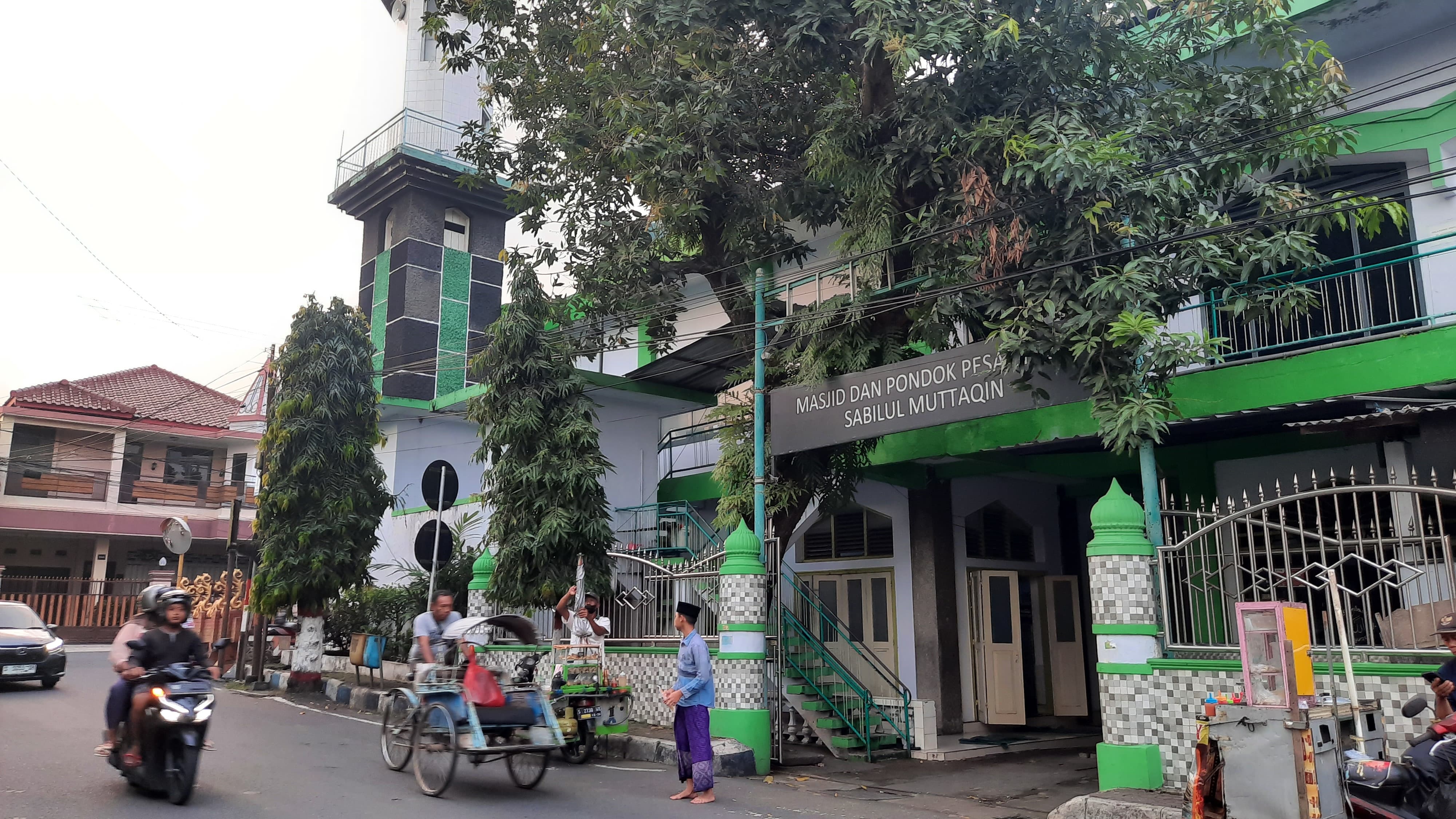 JEJAK KEMERDEKAAN: Kompleks Pondok Pesantren Sabilul Muttaqin yang dulu menjadi tempat penyebaran kabar tentang kemerdekaan RI oleh anggota Ansor Mojokerto. (foto: Rizal Amrulloh)