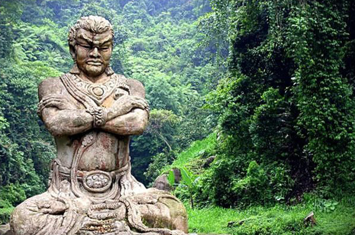 Di balik kejayaan Kerajaan Majapahit yang megah pada abad ke-14, terdapat dua sosok cendekiawan yang menjabat antara masa lalu dan masa kini, yaitu Mpu Prapanca dan MpuTantular sumber foto: pinterets