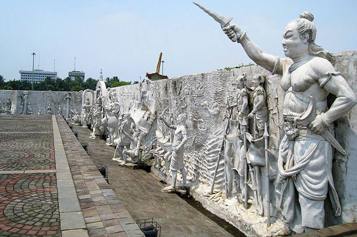 Kerajaan Majapahit, yang berdiri pada abad ke-13 hingga ke-15 M, dikenal sebagai kerajaan maritim dan agrais yang sangat maju dan berpengaruh di Asia Tenggara. sumber foto: pinterets