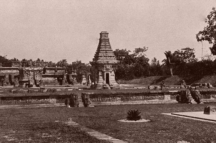 Kerajaan Singasari runtuh akibat serangan mendadak dari Jayakatwang, Raja Kediri, tampak seolah Riwayat kejayaan Jawa Timur telah usai. Sumber Foto: Pinterest