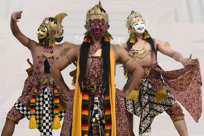 Selain terkenal karena kekuatan politik dan militer, Majapahit juga dikenal karena tradisi sehari-harinya yang penuh dengan seni. Sumber foto: Google