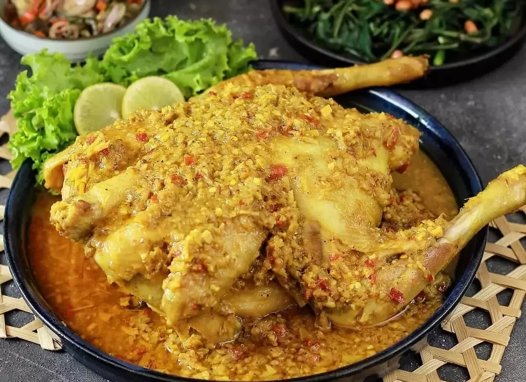 Kuliner Peninggalan Majapahit, Ayam Betutu.