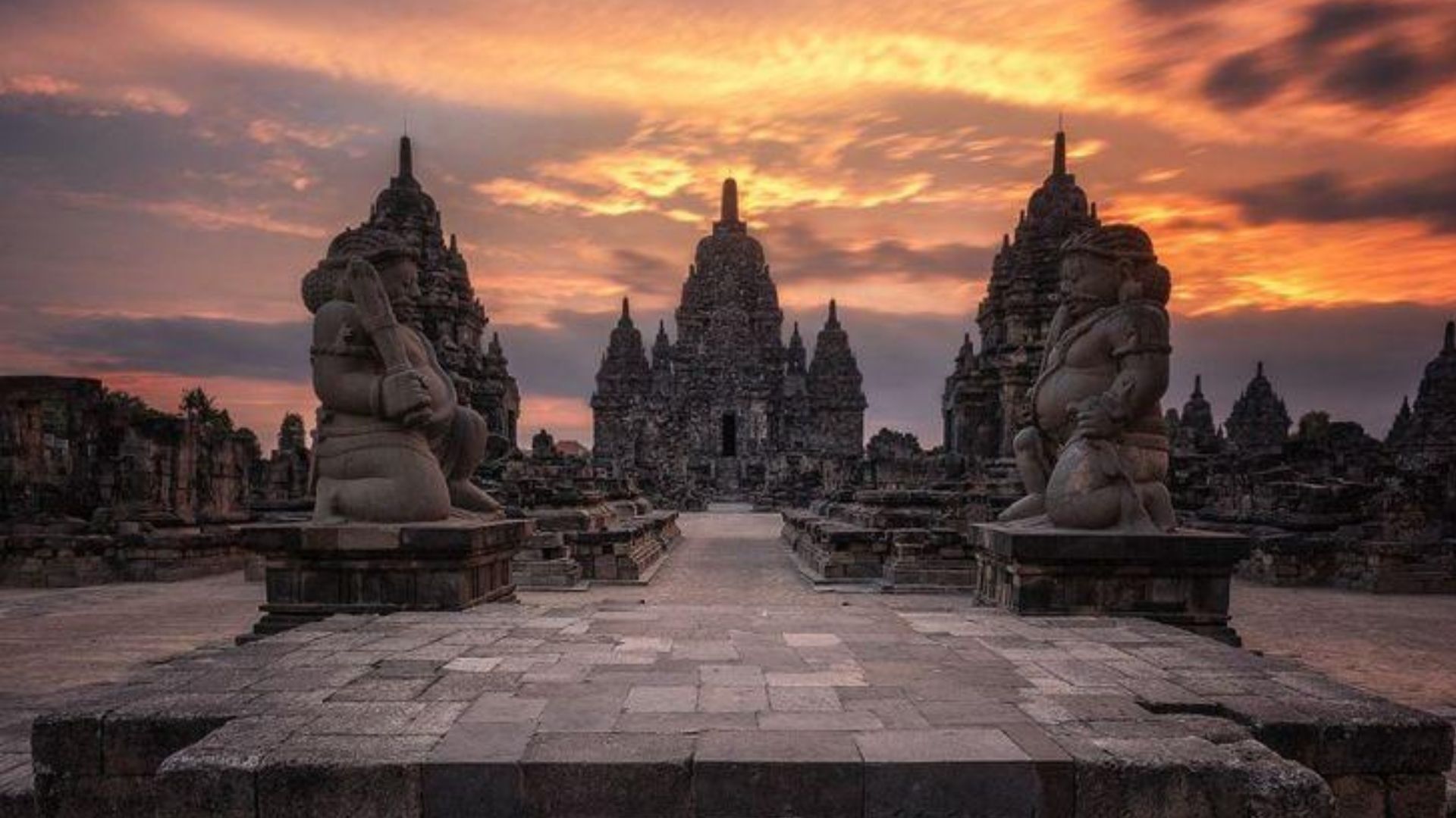 Kerajaan Majapahit merupakan salah satu kerajaan yang paling besar dan berkuasa dalam sejarah Nusantara, didirikan pada  tahun 1293 oleh raden Wijaya Kusuma, seorang menantu dari Raja Kartanegara.