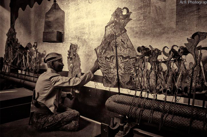 Pada masa kejayaan Majapahit, seni pertunjukan menempati posisi penting dalam kehidupan masyarakat. sumber foto: pinterets