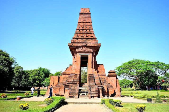 Candi Bajang Ratu