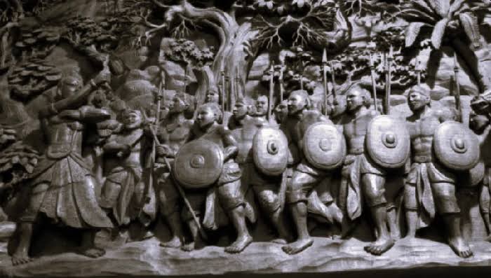 Diskusi mengenai Majapahit Bali berfungsi sebagai lambang kebanggaan serta sarana politik identitas, menggabungkan sejarah, Hindu, dan wisata budaya.