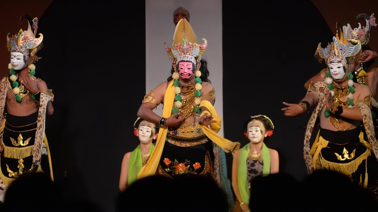 Tari Topeng Malangan Hiburan Khas dia Zaman Kerajaan Majapahit