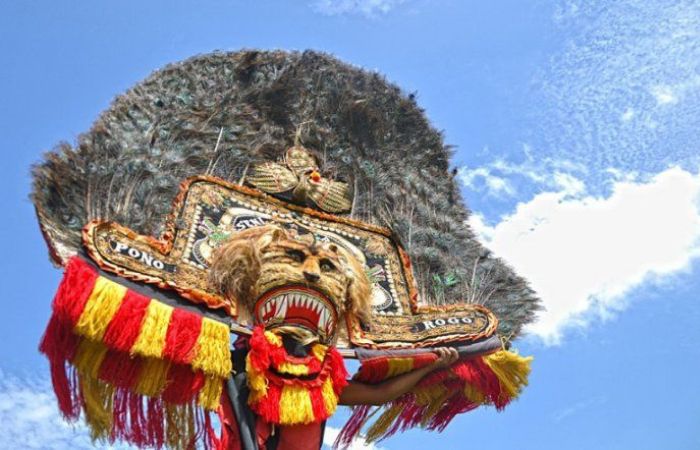 Ilustrasi Reog Ponorogo, kesenian tradisional yang dulunya digunakan sebagai media untuk mengkritik Raja Majapahit