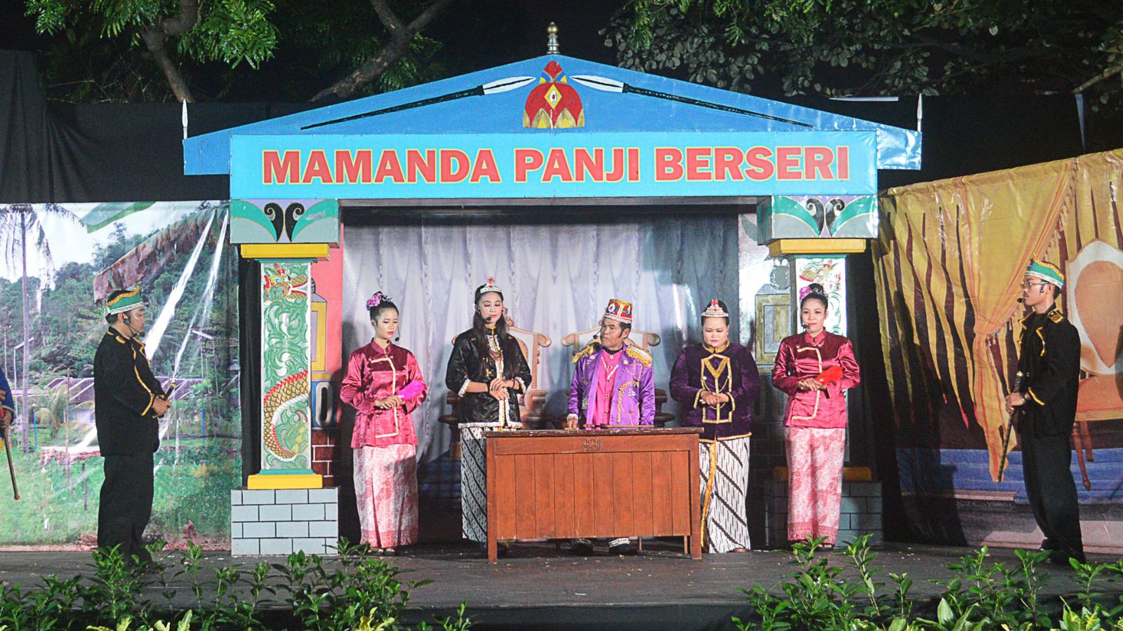 Pertunjukan seni Mamanda yang berasal dari Kalimantan Selatan