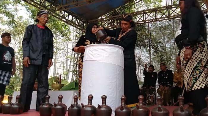 Ruwatan yang Bertahan di Mojokerto
