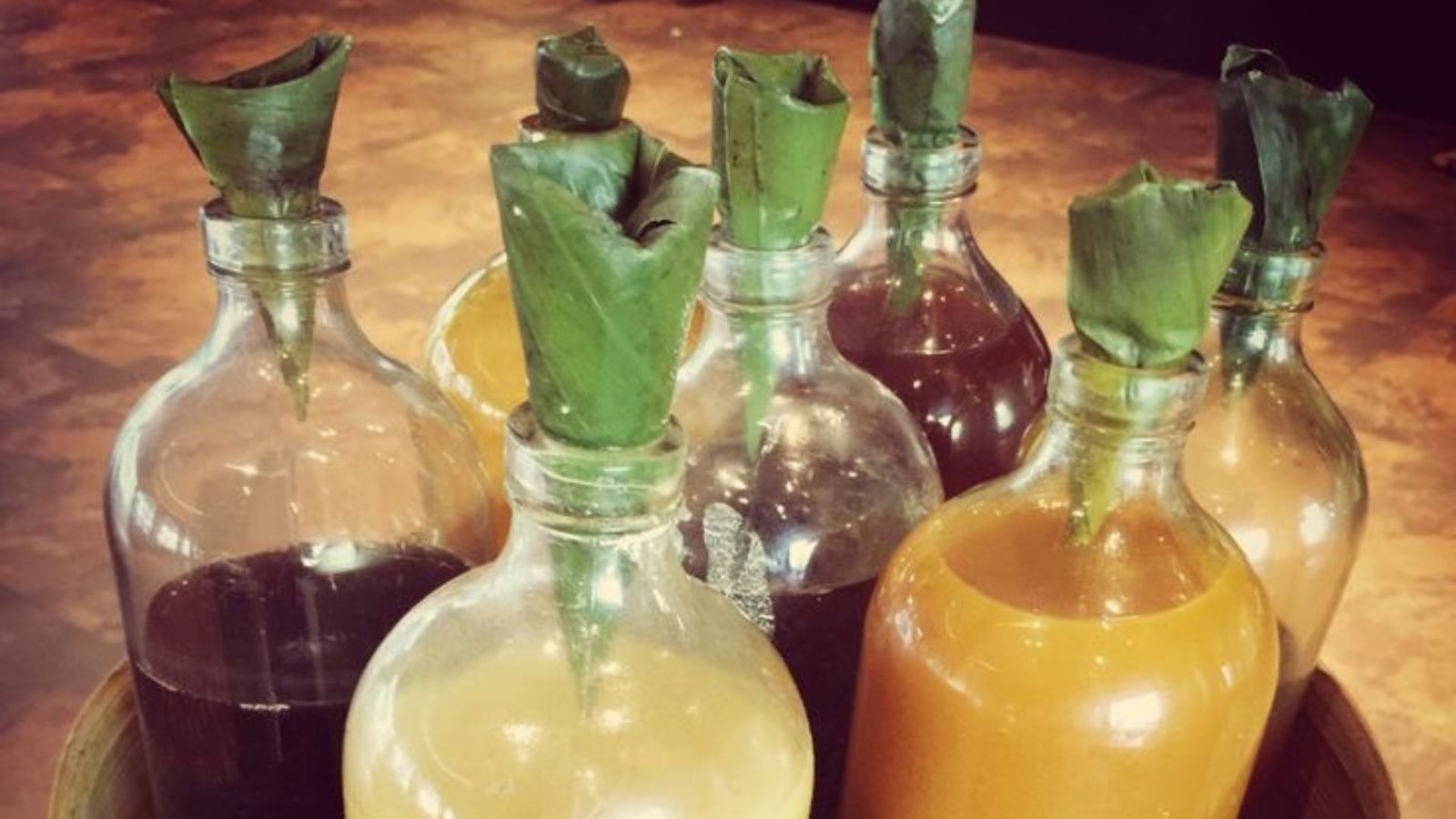 Pemanfaatan perawatan alami, dengan menggunakan bahan-bahan herbal yang sudah dikenal sejak zaman kerajaan besar di wilayah Nususantara.