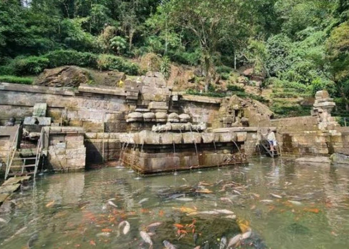 Pemandian di Lereng Penanggungan