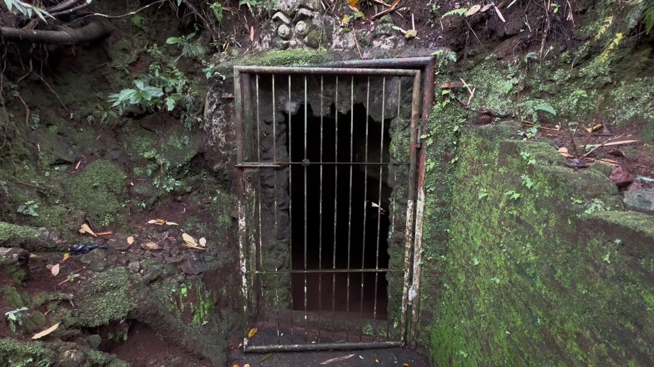 JEJAK HISTORIS: Salah satu gua yang berada di jalur Pacet-Cangar di kawasan Sendi, Desa/Kecamatan Pacet, Kabupaten Mojokerto.