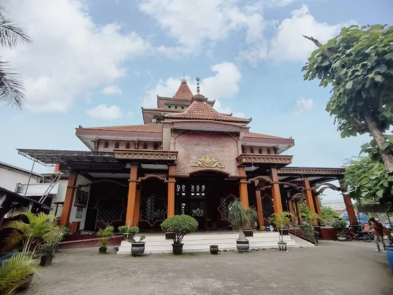 UNIK: Masjid Darul Muttaqin di Desa Jatipasar, Kecamatan Trowulan, Kabupaten Mojokerto memiliki gaya arsitektur Majapahitan.