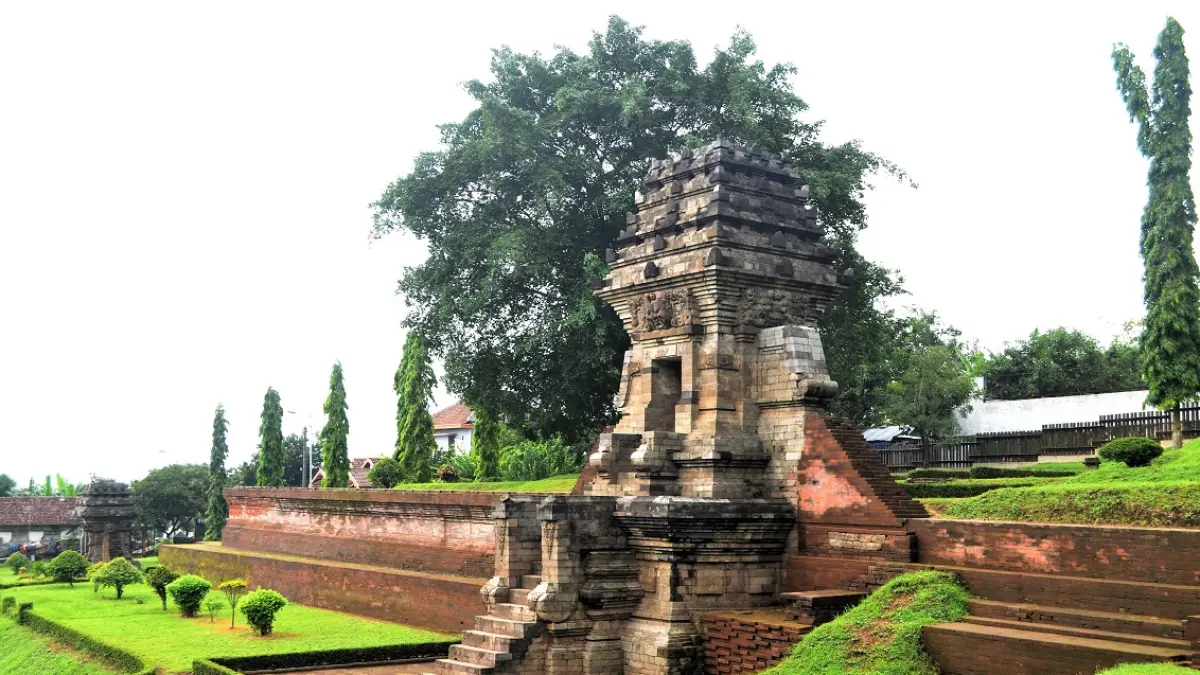 PENINGGALAN MAJAPAHIT: Situs Gapura Jedong di Desa Wotanmas Jedong, Kecamatan Ngoro, Kabupaten Mojokerto, merupakan salah satu tinggalan Kerajaan Majapahit di kawasan Gunung Penanggungan. (foto: Martda Vadetya)