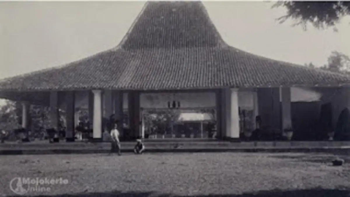 PEMERINTAH DAERAH: Pendapa Kabupaten Mojokerto yang dibangun usai pemindahan pusat pemerintahan Kadipaten Djapan di tahun 1838. (foto: Ayuhanafiq for JPRM)