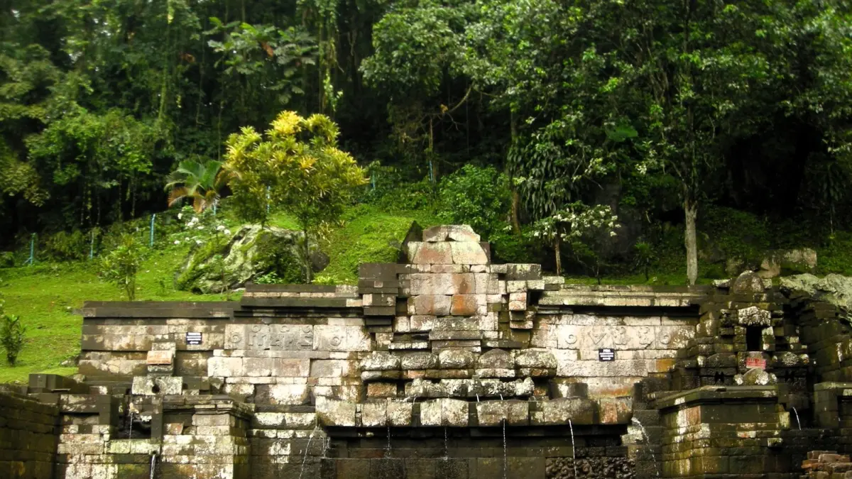 BERSEJARAH: Situs Petirtaan Jolotundo di Desa Seloliman, Kecamatan Trawas tengah berproses untuk naik status menjadi cagar budaya peringkat nasional.