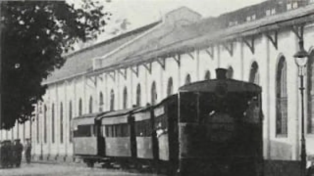 JARINGAN TRANSPORTASI DARAT: Trem yang digunakan oleh&nbsp;Oost-Java Stoomtram Maatschappij&nbsp;atau OJS. (Sumber: G. H. Von Faber, Oud Soerabaia 1931)