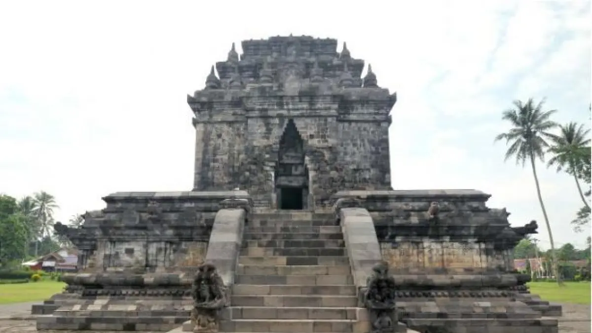 WARISAN SEJARAH: Candi Mendut yang berada di Kabupaten Magelang, Jawa Tengah. (Foto: Museum dan Cagar Budaya Kemenbud RI)