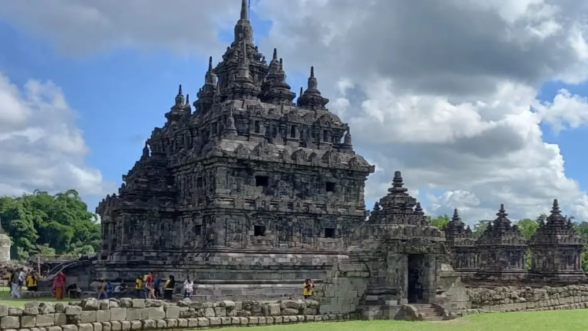 ARSITEKTUR KUNO: Kemegahan kompleks Candi Plaosan di Kabupaten Klaten, Jawa Tengah yang dibangun pada abad k-9 Masehi. (Museum dan Cagar Budaya Kemenbud RI)