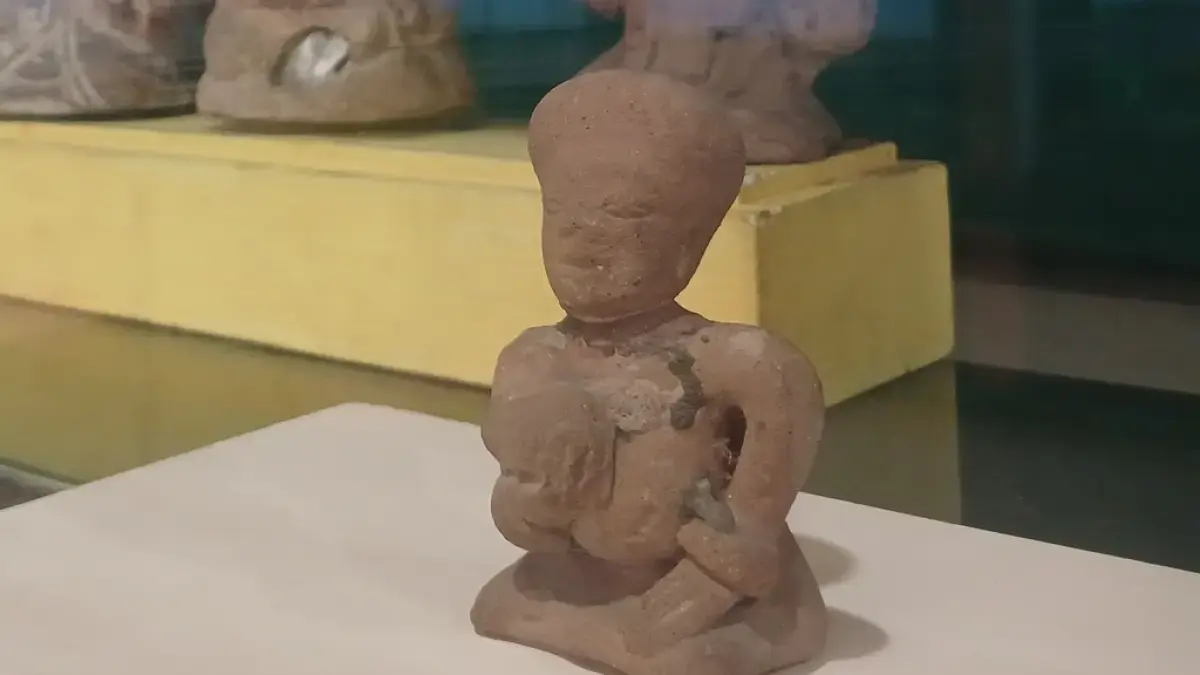 JEJAK DIPLOMASI: Figurin atau patung dari tanah berbentuk figur orang asing di Kerajaan Majapahit koleksi Museum Majapahit, Kecamatan Trowulan, Kabupaten Mojokerto.