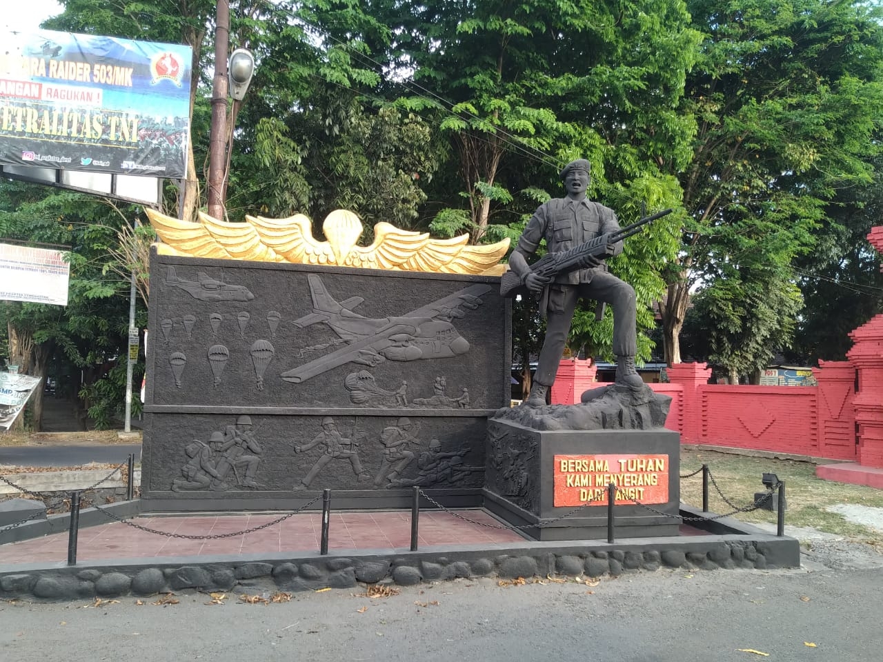 MONUMEN: Di Kabupaten Mojokerto berdiri Batalyon Infanteri (Yonif) Para Raider 503/Mayangkara yang bermarkas di Desa Mojosulur, Kecamatan Mojosari.