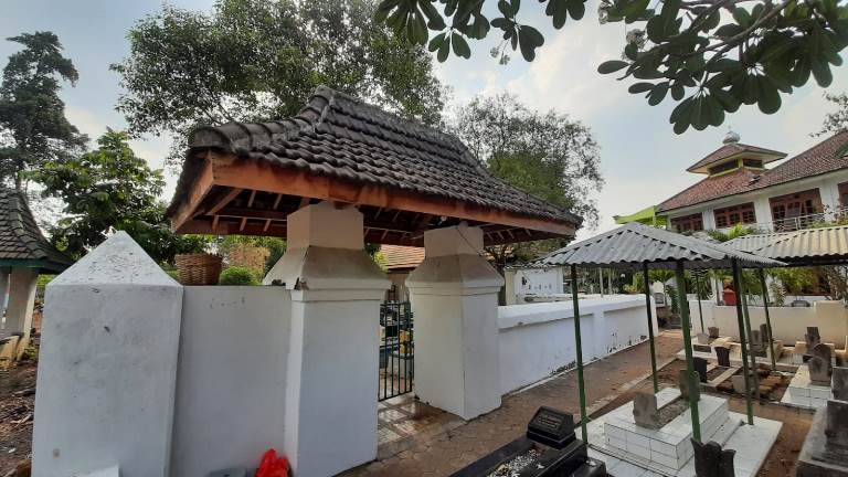 PERISTIRAHATAN TERAKHIR: Kompleks Makam Pekuncen, Kelurahan Surodinawan, Kecamatan Prajurit Kulon, Kota Mojokerto yang menjadi tempat persemayaman keluarga Tjandranegaran.