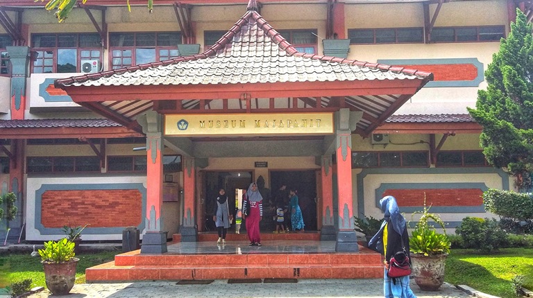 PUSAT INFORMASI: Museum Majapahit Trowulan banyak menyimpan benda purbakala dan peninggalan peradaban Kerajaan Majapahit. (foto traveling yuk)