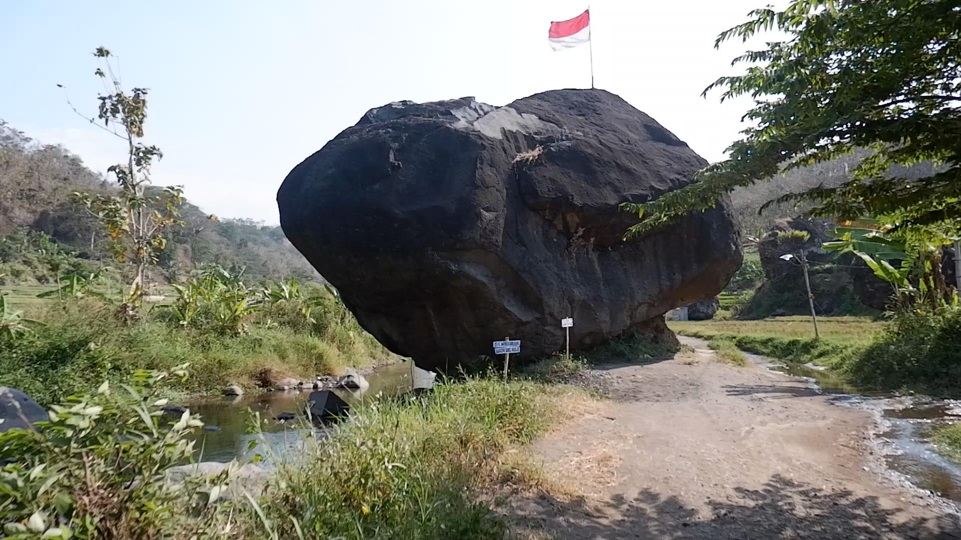 SWAFOTO: Dilengkapi dengan batuan dan panorama alam yang cocok untuk berswa foto.