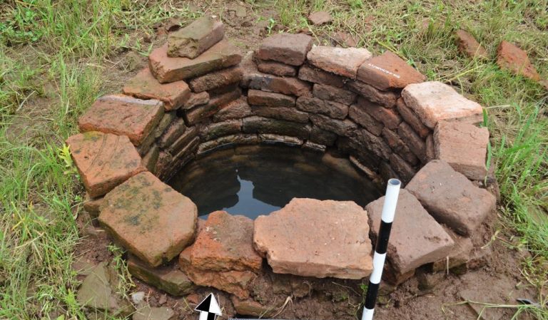 PENINGGALAN SEJARAH: Sumur tua sebagai sumber air zaman Kerajaan Majapahit ditemukan di sejumlah tempat di Kabupaten Mojokerto. (foto: kemendikbud)
