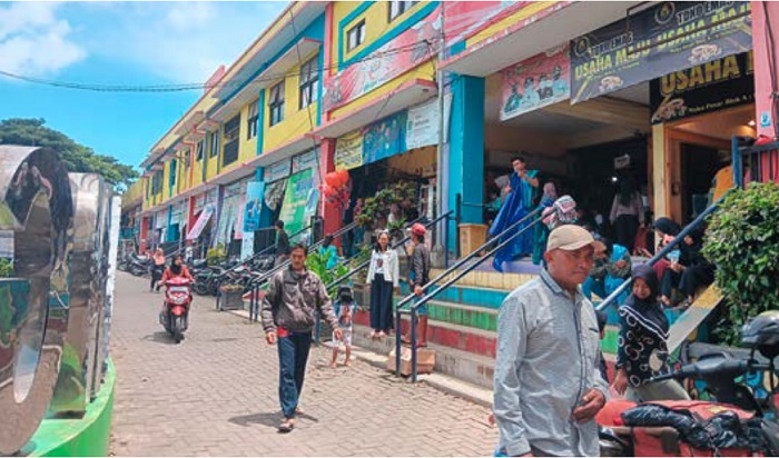 BAKAL DIPERMAK LAGI: Bagian depan Pasar Tumpang yang telah mengantongi sertifikat Standar Nasional Indonesia.
