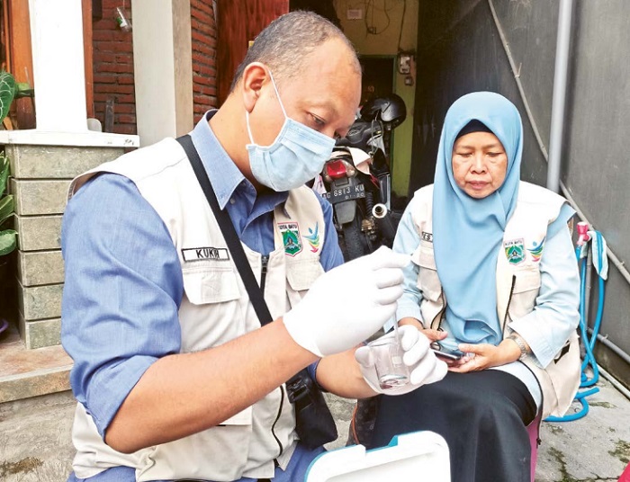 BATU - Dinas kesehatan (Dinkes) Kota Batu temukan 2 sampel makanan yang dicurigai mengandung boraks pada sidak makanan takjil.