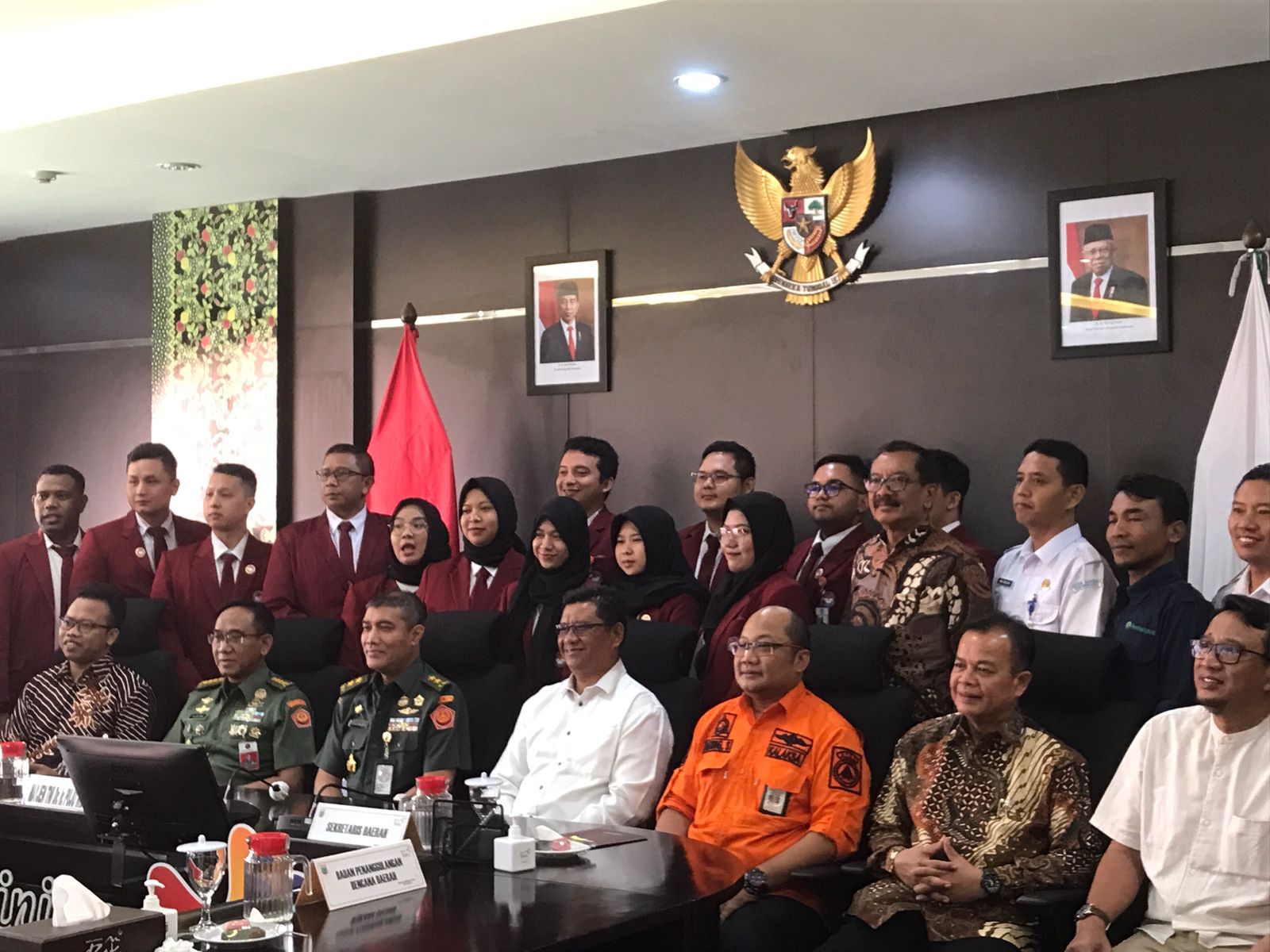 STUDI BANDING: Para siswa dari Universitas Pertahanan belajar tentang manajemen kebencanaan di Kota Batu, kemarin (16/5).