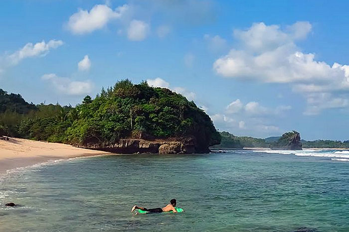 Pantai Parangdowo Kabupaten Malang