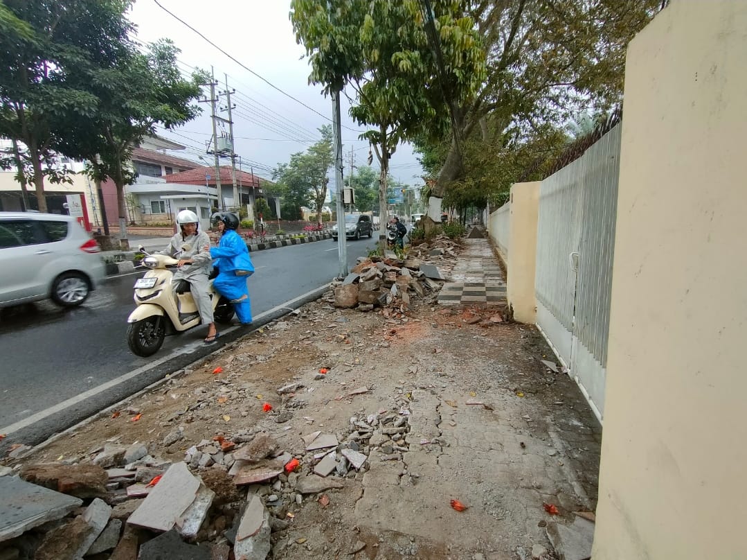 DIPERCANTIK: Pembangunan trotoar di Jalan Panglima Sudirman akan mengusung konsep glow in the dark.