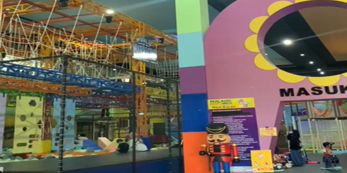 The entrance of Malang Smart Arena