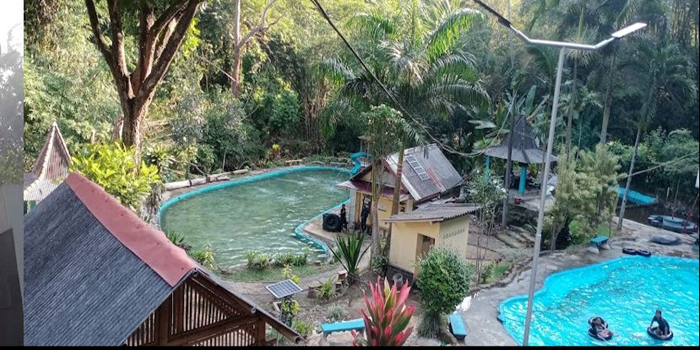 Pemandangan Wisata Pemandian Sumberingin.