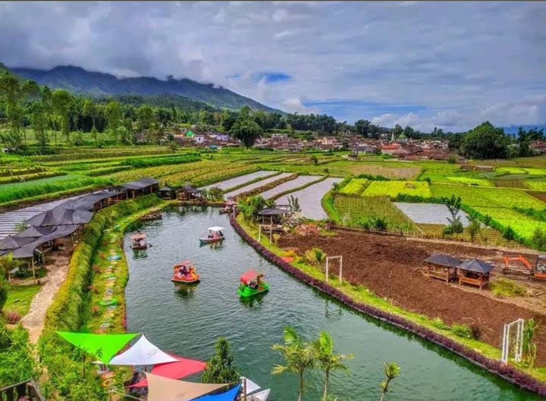 Indahnya Pemandangan The Roudh 78, Wisata Kuliner Bareng Keluarga