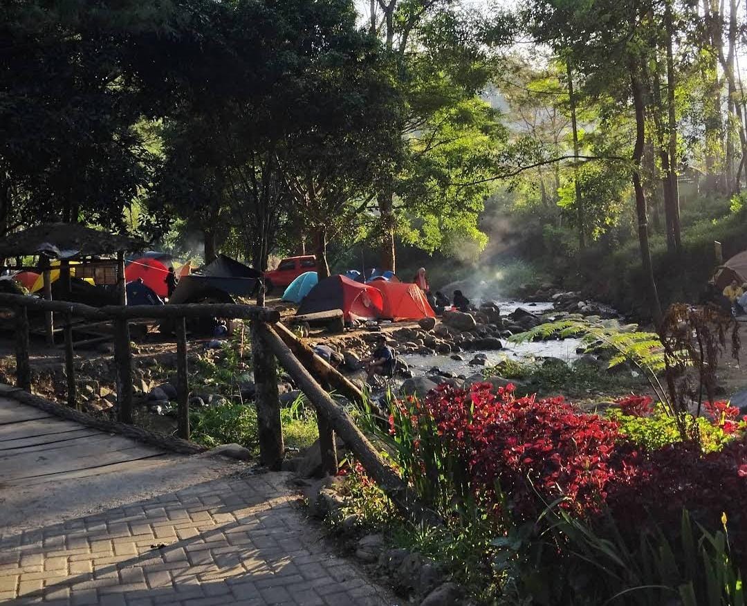 Keindahan Lokasi Wisata Perkemahan dan Piknik Keluarga di Kota Malang