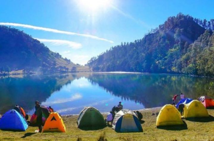 Spot Indah Ranu Kumbolo Semeru (source: pinterest).