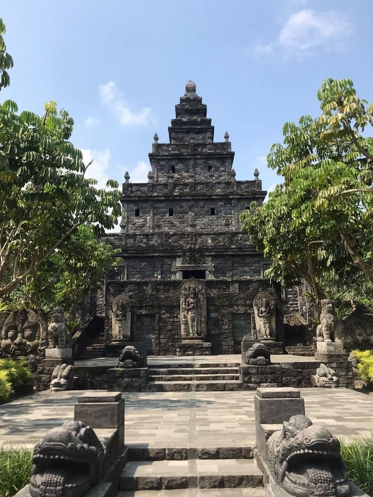 Pesona Wisata Ala Bali di Malang Raya