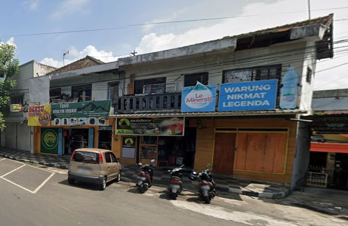 Deretan warung di Kota Batu
