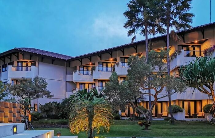 (Instagram: thesinghasari)