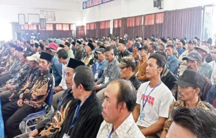 KOMPAK: Anggota Koperasi Susu SAE Pujon kompak dalam mengawal program kerja.