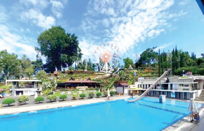 LEGENDARIS: Taman Rekreasi Selecta didirikan oleh warga Belanda yang kini sudah berumur 74 tahun dan tetap eksis di Kota Batu.