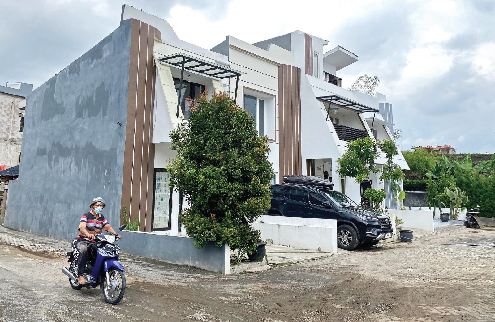 DITARGET NAIK: Perumahan di Kecamatan Junrejo turut menyumbang realisasi PBB-P2 Kota Batu. Tahun ini, realisasi pajak tersebut ditarget sebesar Rp 34,9 miliar. RORI DINANDA BESTARI/RADAR BATU